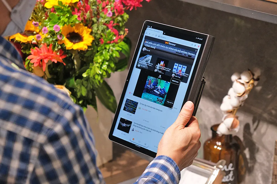 Đánh giá Lenovo Yoga Tab 11: máy tính bảng có chân đế tiện cho giải trí, học online