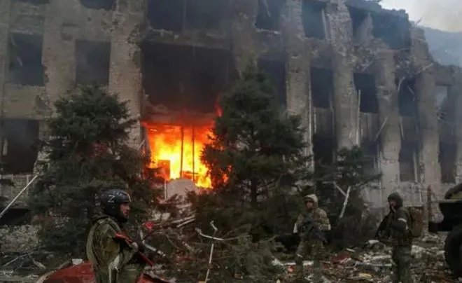thumbnail - Tình hình pháo đài Azovstal hiện nay: Quân Ukraine muốn rút lui an toàn