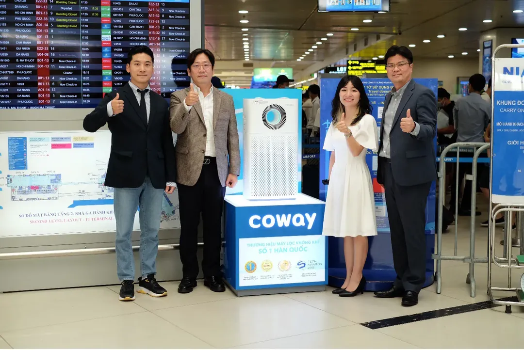 Công ty TNHH Coway Vina trao tặng máy lọc không khí cho Cảng hàng không quốc tế Nội Bài