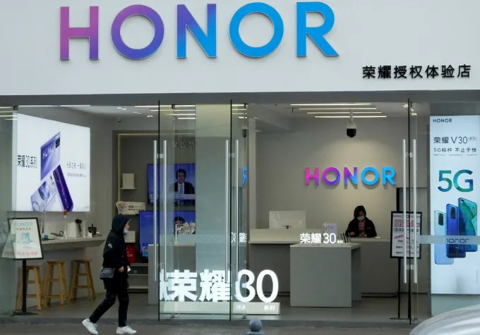 Honor bị chê “vô ơn” với Huawei vì dùng hệ điều hành Android