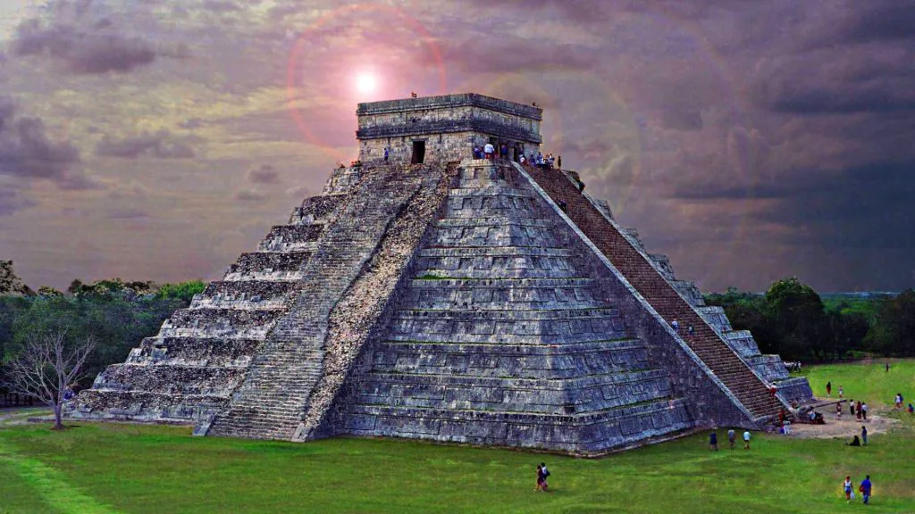 thumbnail - Có gì ẩn chứa bên trong các kim tự tháp Maya cổ đại?