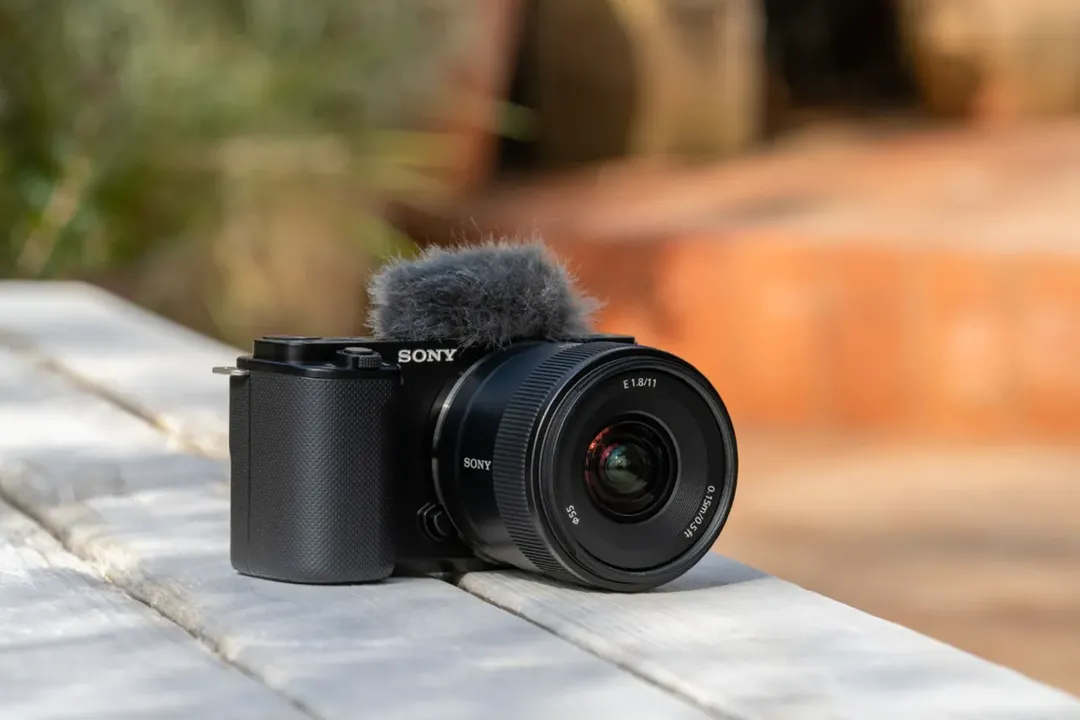 Sony ra mắt bộ 3 ống kính góc rộng cho máy ảnh APS-C: 10-20mm F4 G, 15mm F1.4 G và 11mm F1.8