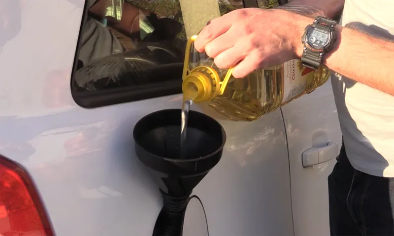 Tài xế châu Âu lấy dầu ăn làm nhiên liệu ôtô