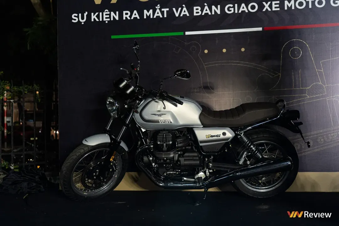 Moto Guzzi V7 chính thức ra mắt: 2 phiên bản, mức giá từ 385 triệu đồng