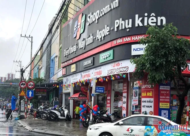 Cửa hàng FPT Shop ở Đà Nẵng bị trộm hỏi thăm, bê cả két sắt đi