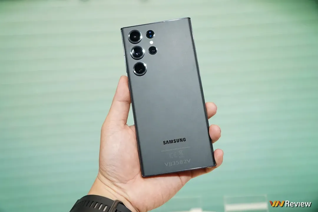 Trải nghiệm Galaxy S23 Ultra: tiếp tục chiến lược hợp nhất Note và S, camera 200MP hứa hẹn tạo cuộc đua mới trong giới smartphone  