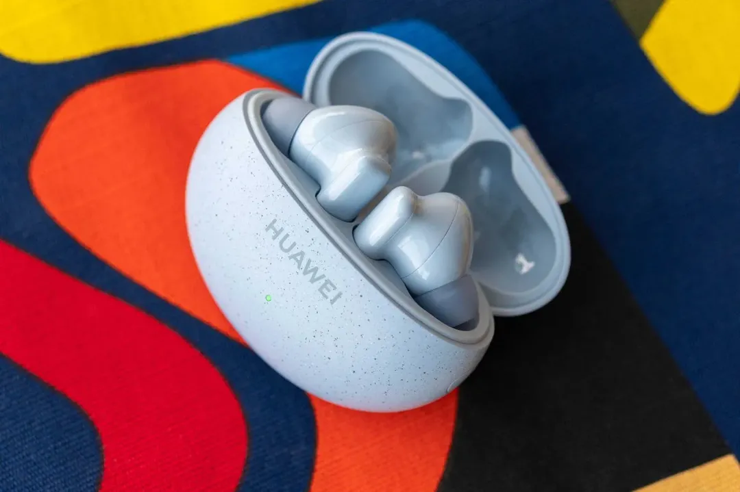 Trong túi chỉ có 2 triệu đồng, mua tai nghe true wireless nào ngon bổ rẻ?