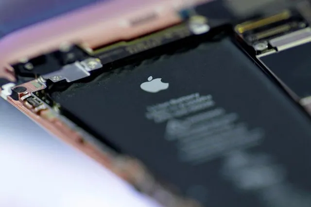 Chi phí thay pin iPhone, iPad và Mac tăng mạnh, các pin thủ chỉ biết khóc ròng