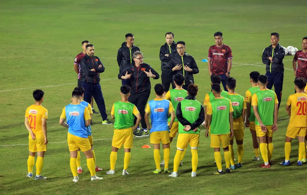  Sự xuất hiện của U23 Việt Nam khiến LĐBĐ Trung Quốc vội vàng tạm hoãn giải Tứ hùng