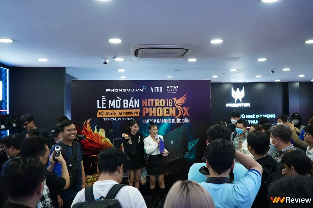 Acer chính thức bán ra laptop gaming Nitro 16 Phoenix chạy RTX 4050, giá 29,99 triệu đồng, tặng bộ Nitro Gears trị giá 7 triệu