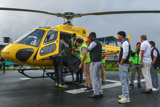 Rơi trực thăng ở Nepal, toàn bộ hành khách và phi công thiệt mạng