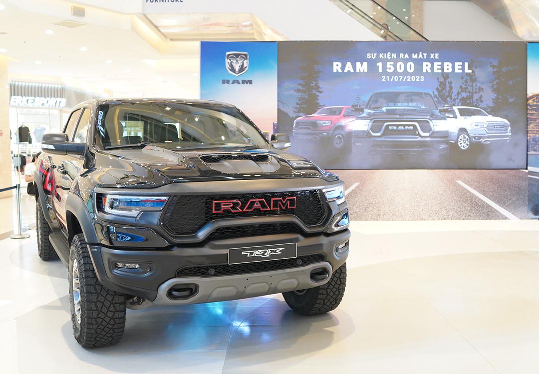 RAM 1500 Rebel chính thức ra mắt thị trường Việt Nam: Thiết kế mạnh mẽ, động cơ gây ấn tượng