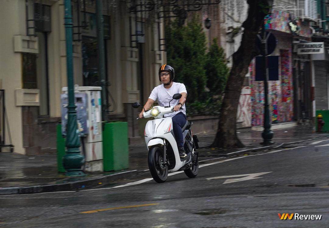 Đánh giá chi tiết Dat Bike Quantum: Món ngon trong phân khúc xe máy điện