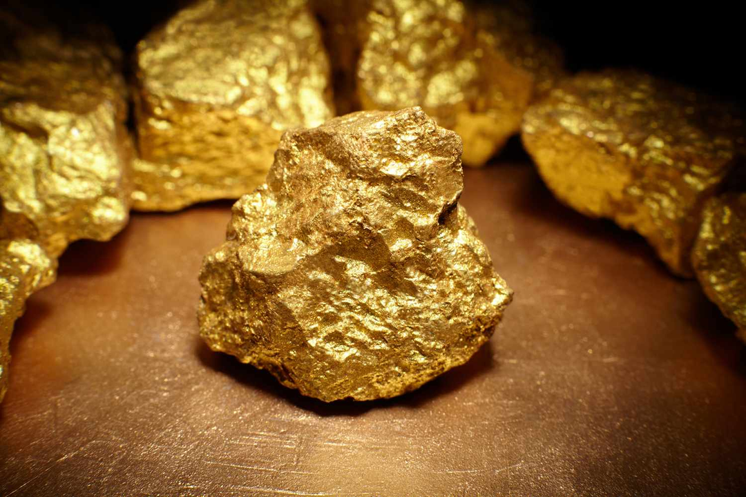 Vàng thế giới tăng giá, vàng trong nước "lên đỉnh"