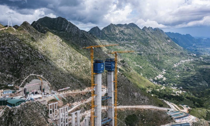 Cầu treo cao nhất thế giới dài gần 3.000 mét 