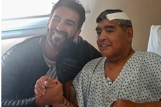 Huyền thoại bóng đá Maradona đã chết rất thảm, và 8 nhân viên y tế chăm sóc ông cố tình để như vậy
