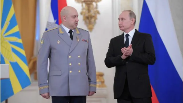 thumbnail - Quân đội Nga ‘thay máu lớn’, Tổng thống Putin phạm điều cấm kỵ quân sự?