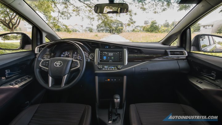 Trải nghiệm Toyota Innova 2.8 V 6AT (2021): Ít thay đổi, thiết kế bảo thủ