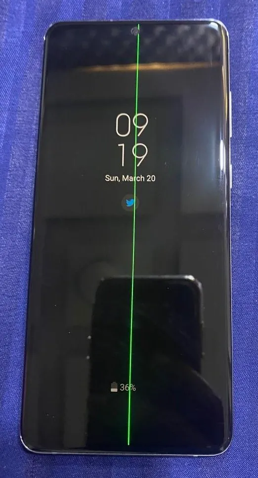 Samsung Galaxy S20 bị lỗi sọc màn hình vì cập nhật phần mềm?