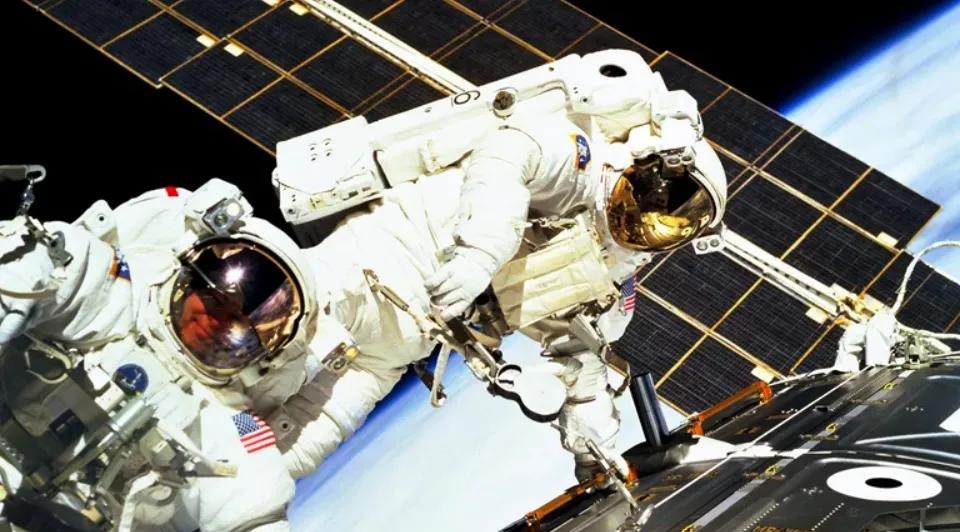 13 sự thật thú vị về Trạm Vũ trụ Quốc tế ISS, cái số 10 hơi... ghê!