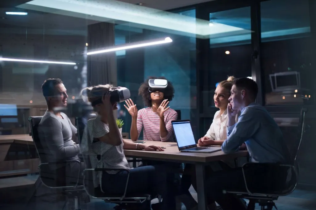 Nghiên cứu mới chứng minh làm việc bằng VR chưa khả thi