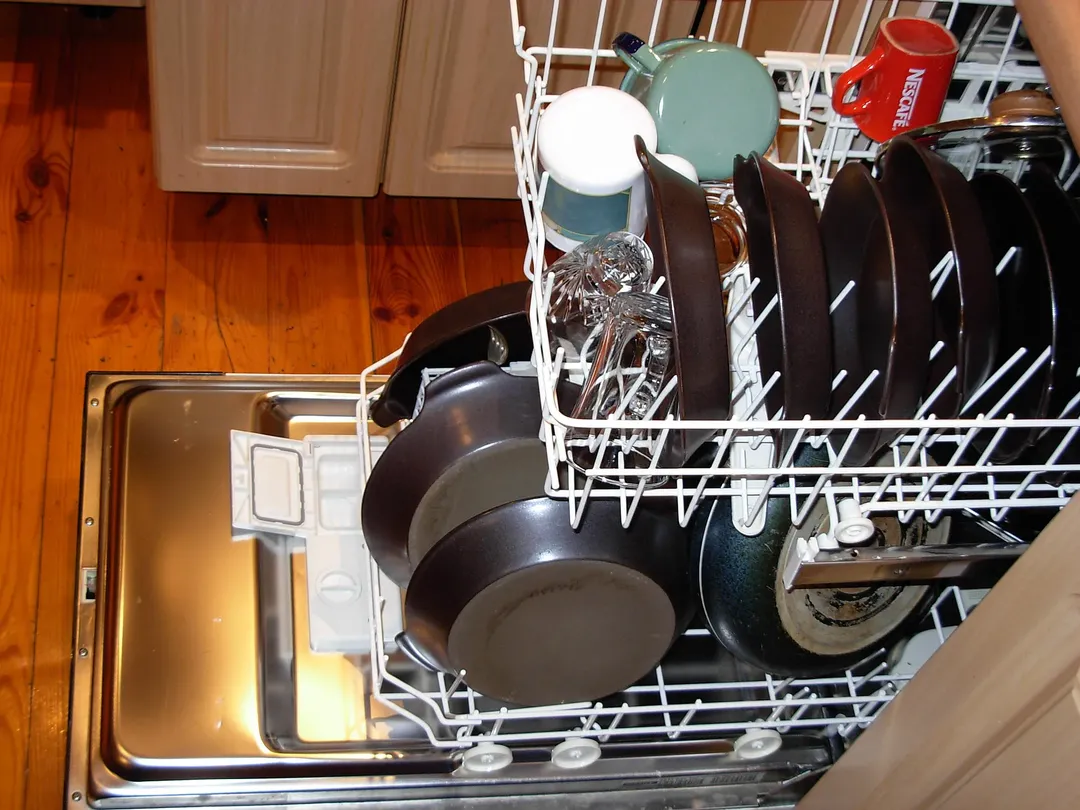 Đây là cách sắp xếp đồ vào máy rửa bát đúng chuẩn