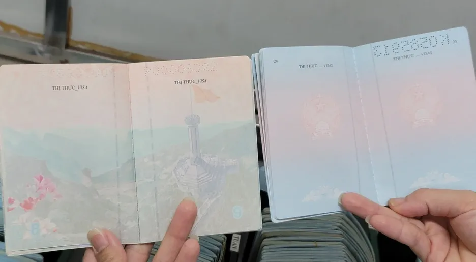 Mẫu hộ chiếu gắn chíp điện tử