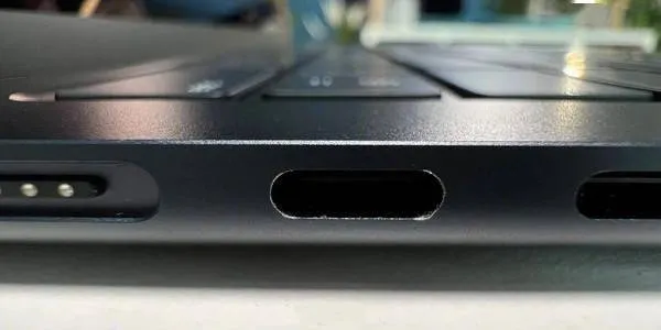 MacBook Air M2 mới của Apple gặp vấn đề về kiểm soát chất lượng