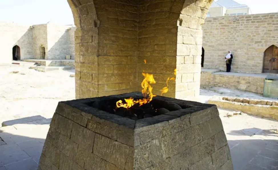 Bí ẩn ngọn lửa cháy 4000 năm ko tắt, điều gì đã tạo ra ngọn lửa vĩnh cửu này?
