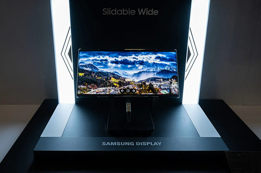 Samsung giới thiệu màn hình đột phá, vừa co dãn lại vừa gập được