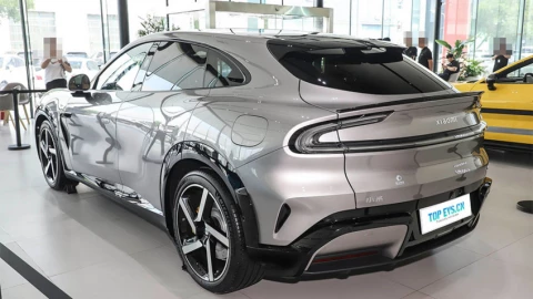 Xiaomi YU7 vượt Tesla Model Y với doanh số ấn tượng trong tháng 10
