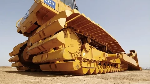Chiếc máy ủi Trung Quốc có khả năng san phẳng những ngọn núi cao hàng nghìn mét, nó siêu khủng đến mức nào?