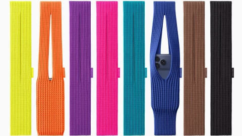 Apple ra mắt túi vải iPhone Pocket, giá từ 150 USD