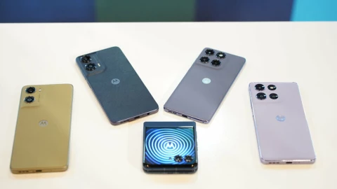 Motorola chính thức trở lại Việt Nam: ra mắt liền lúc tới 5 smartphone mới, đủ từ phổ thông pin khủng 7.000 mAh đến cả điện thoại gập vỏ sò cao cấp