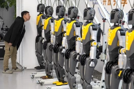 Trung Quốc đang ráo riết xây dựng năng lực sản xuất robot hình người trước khi có đơn hàng