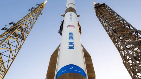 Tỷ phú Jeff Bezos lại phải hoãn phóng tên lửa New Glenn