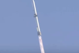 Elon Musk vừa chúc mừng đối thủ Jeff Bezos làm được điều sau SpaceX