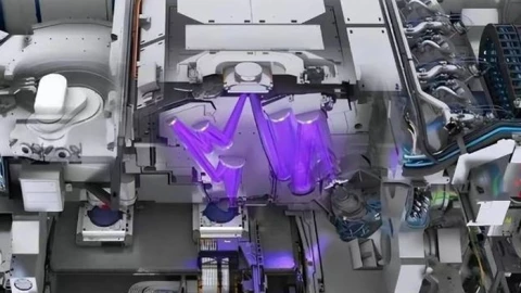 Cỗ máy khiến cả ngành bán dẫn “toát mồ hôi”, pháp sư Trung Hoa tháo ra nhưng không lắp lại được