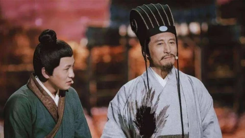 Ai có thể xứng đáng sánh với Gia Cát Lượng?