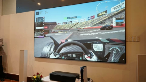 Một thiết bị đang nhăm nhe “soán ngôi” TV trong phòng khách hiện đại