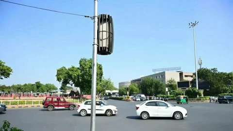 Lắp máy lọc không khí ngoài trời để hạn chế ô nhiễm liệu có khả thi, một thành phố lớn vừa chính thức làm thử