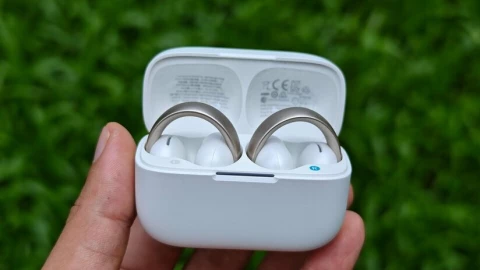 Độc lạ soundcore AeroClip: tai nghe mở đang nhăm nhe “chiếm ngôi” của các tai nghe in-ear, ear-bud, nhất là với dân chạy bộ, tập gym