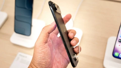 Nhà thiết kế giới thiệu iPhone Air ra thế giới đã rời Apple