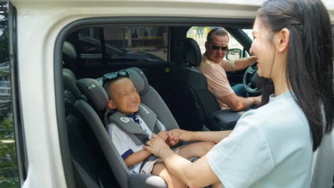 Đai trẻ em ô tô áp dụng từ khi nào?