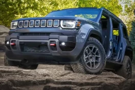 Jeep giới thiệu SUV điện off-road giá dễ tiếp cận