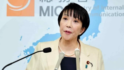 Gần nửa triệu chuyến bay bị hủy chỉ vì 1 phát ngôn của nữ thủ tướng Nhật Bản