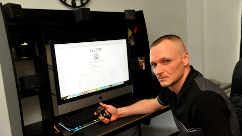 Dọn phòng một buổi sáng, người đàn ông mất luôn gia tài chục nghìn tỷ