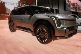 SUV điện mạnh nhất của Kia đối diện tương lai mờ mịt