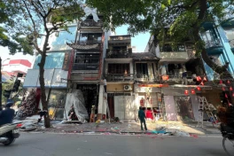 Phố Hàng Mã trước và sau dẹp vỉa hè