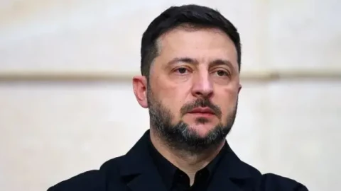 Trump phàn nàn Ukraine "vô ơn", Zelensky đã phản ứng nhanh chóng